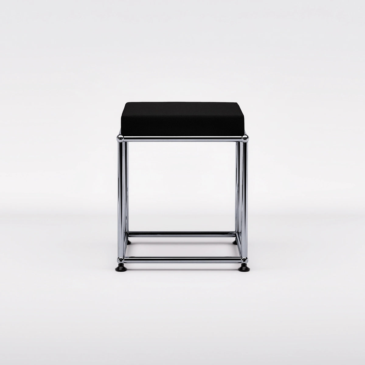AR 03 Hocker, Frontansicht