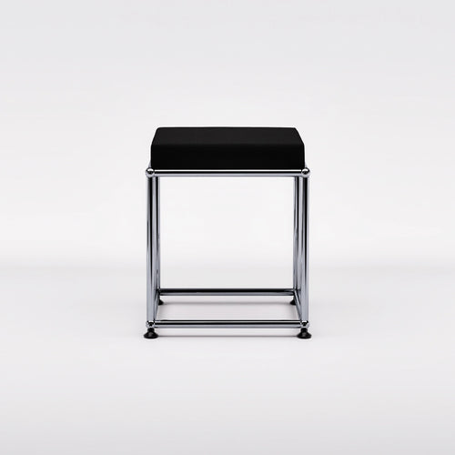 AR 03 Hocker, Frontansicht